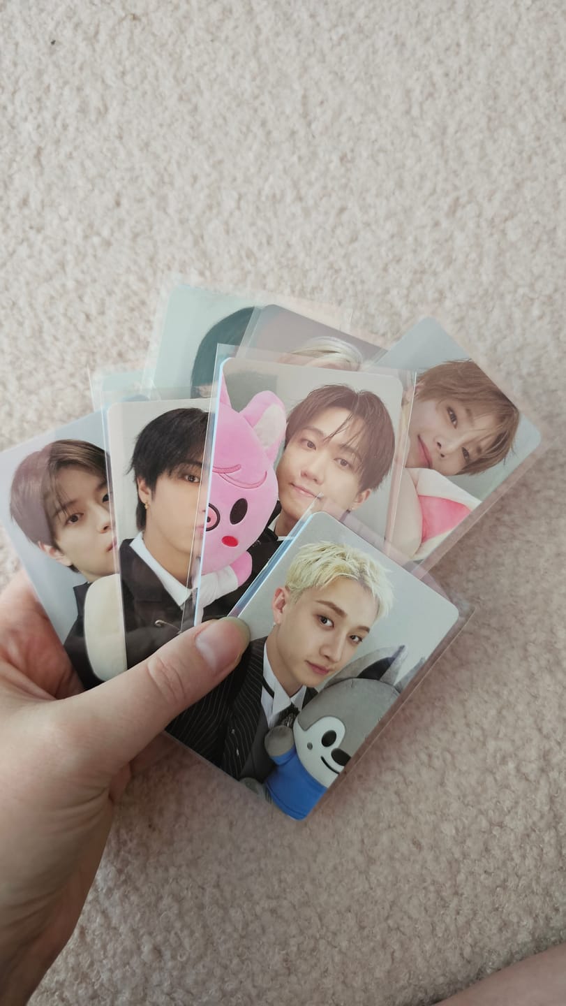 Customer photo review of [BUNJANG] Stray Kids Popup Store OT8 POB Bundle Set Photocard / 한정 특가/일괄|스트레이키즈 팝업스토어 MD 구매 특전 포카 ot8