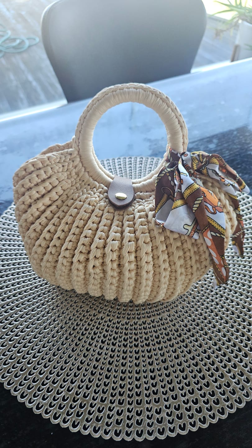 Customer photo review of CrochetPark™ Shell crochet Handbag DIY Kit
