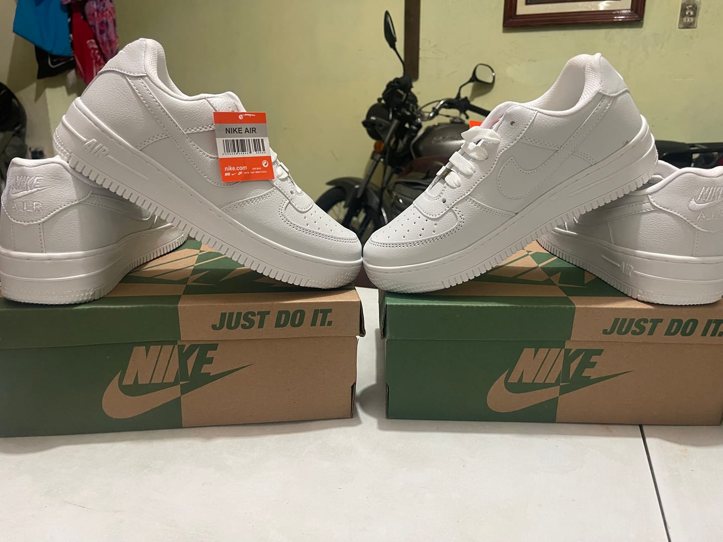 Customer photo review of Paq 6 Pares Tenis 270 Blanco Total 22/25.5