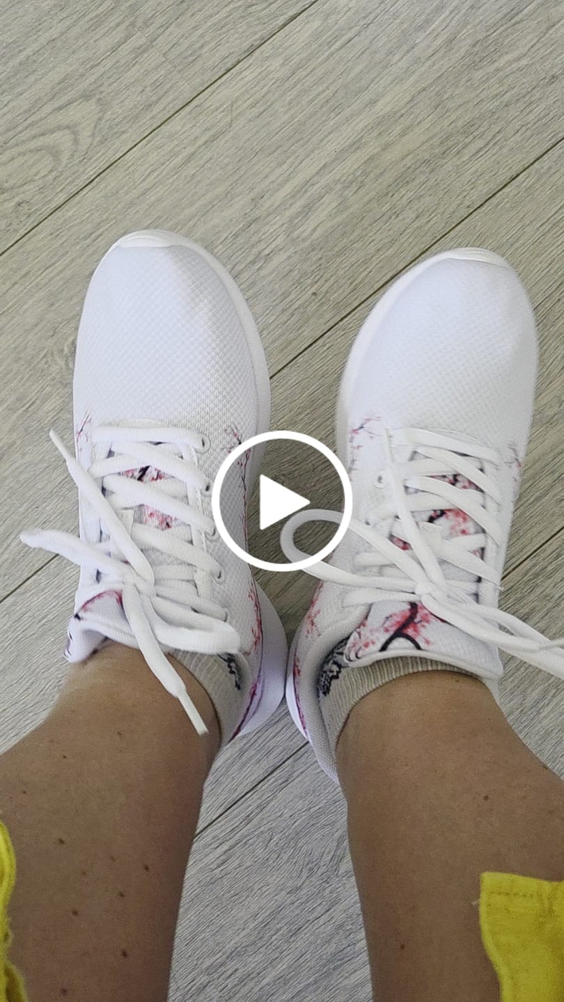 Customer video review of Sneakers Sakura