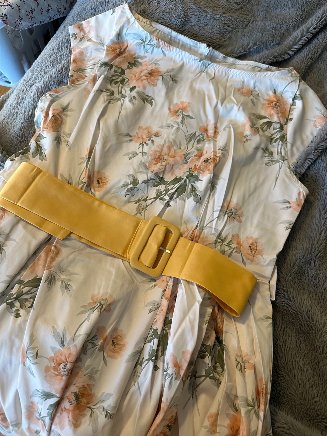Customer photo review of Yellow 1950s Boat Neck Antique Floral Dress