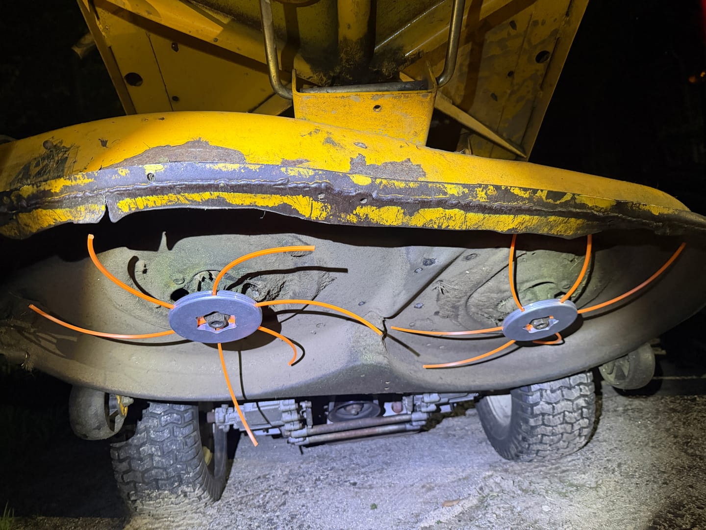 Customer photo review of Mower Blade Replacement (2-Blade System) REVO6 2.0