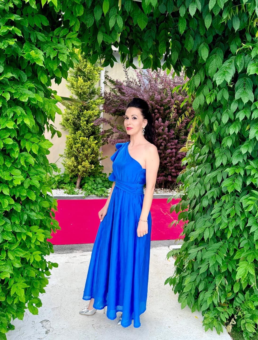 Customer photo review of Rochie Renatte cu umar gol si volanase