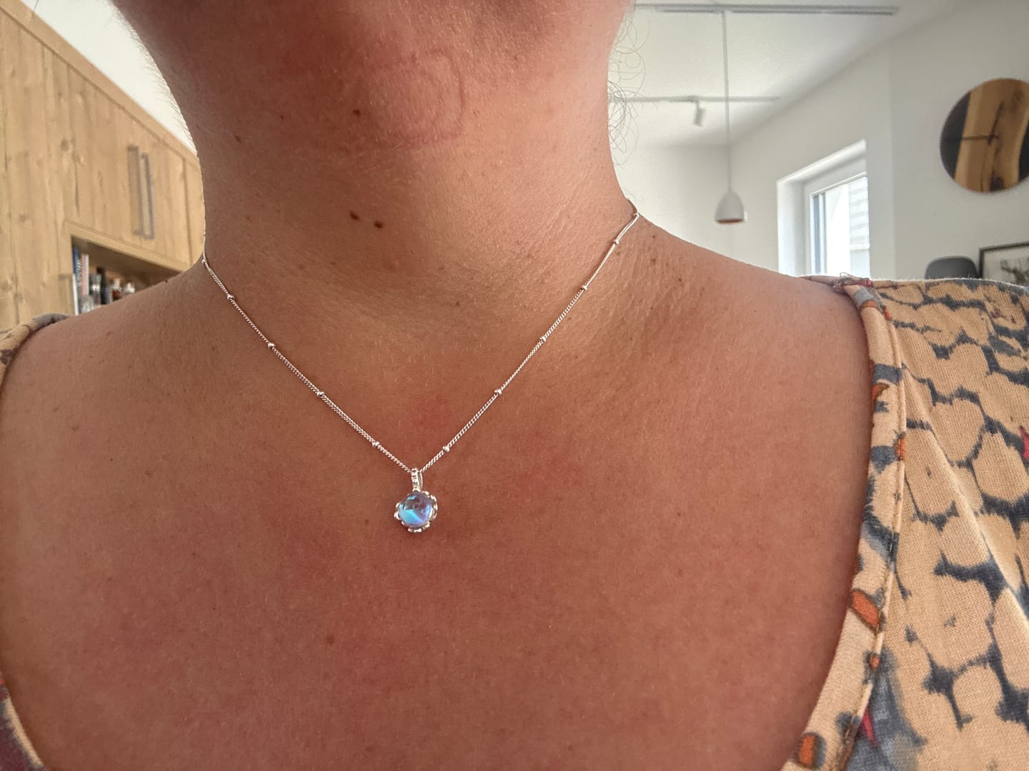 Customer photo review of Mondstein Halskette - Rundschliffanhänger