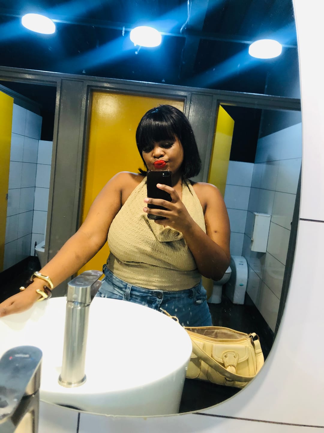 Customer photo review of Brazilian Fringe Bob - 8"