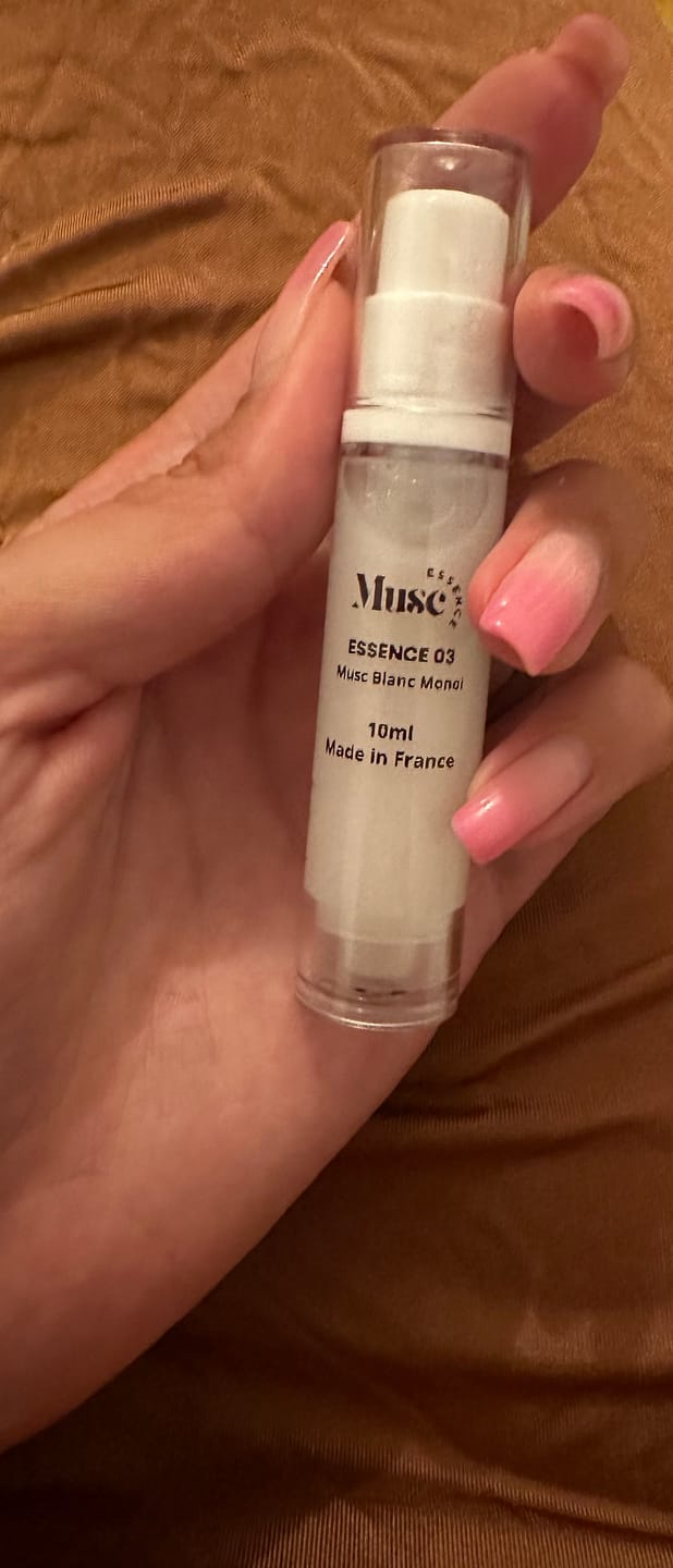 Customer photo review of Musc Blanc Absolu