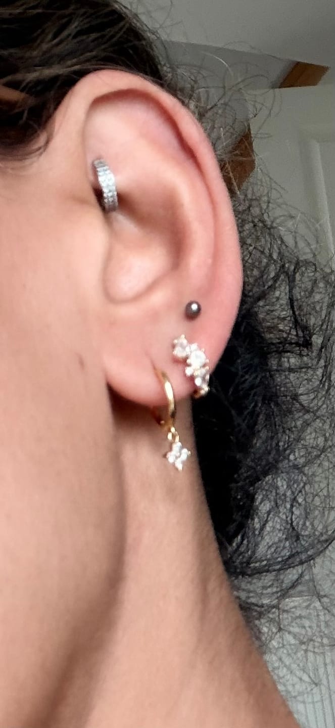 Customer photo review of Lucky Charm White/Gold Pair