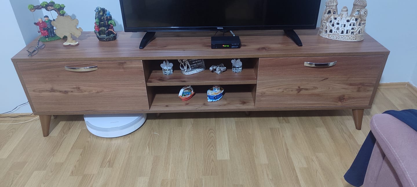 Customer photo review of Rani A9 Tv Ünitesi Modern Ayaklı Tv Sehpası 180 cm Minyatür Ceviz