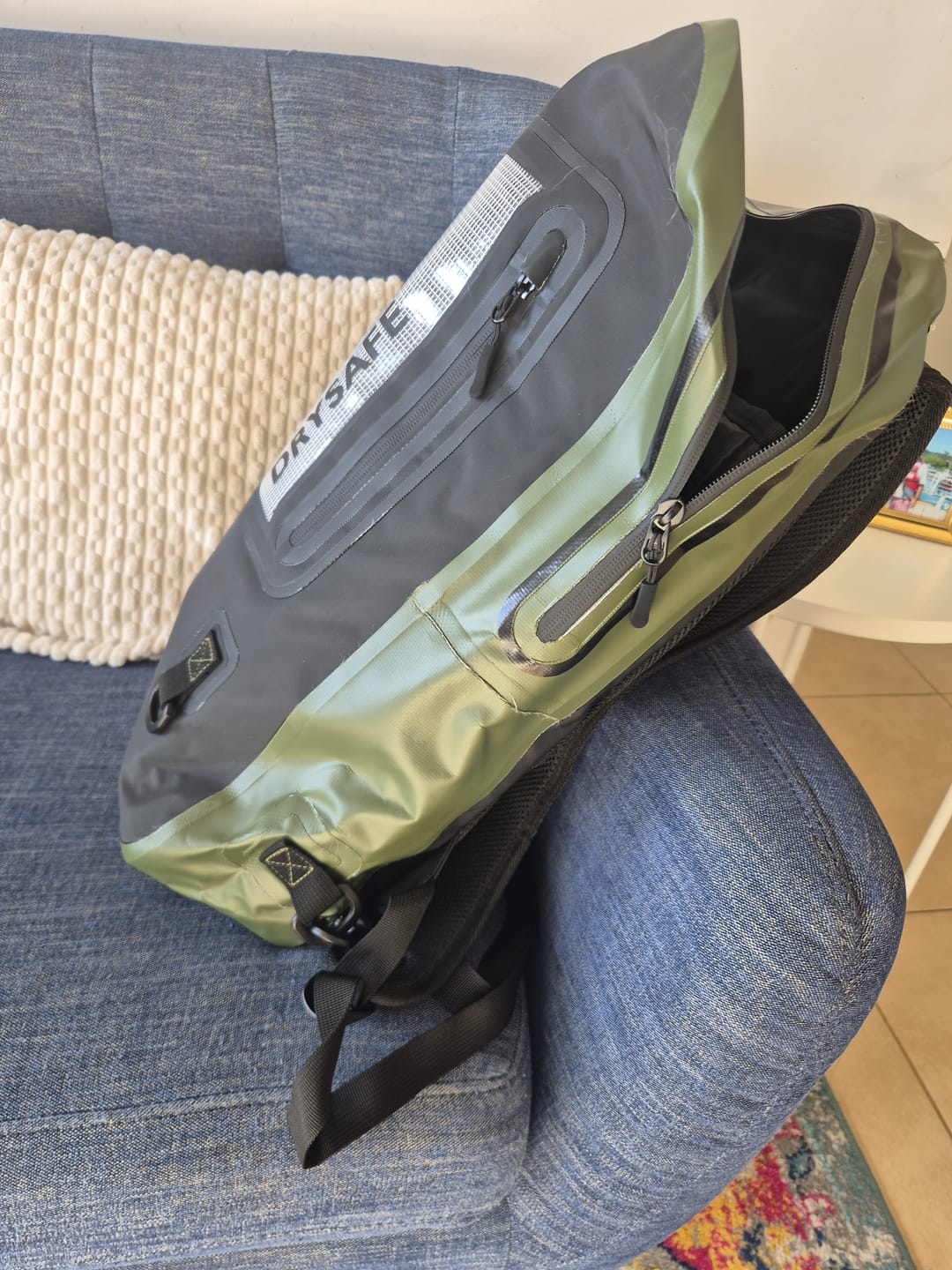 Customer photo review of Mochila Outdoor PUKEM 20 Lts c/porta notebook DRYSAFE  Verde Militar