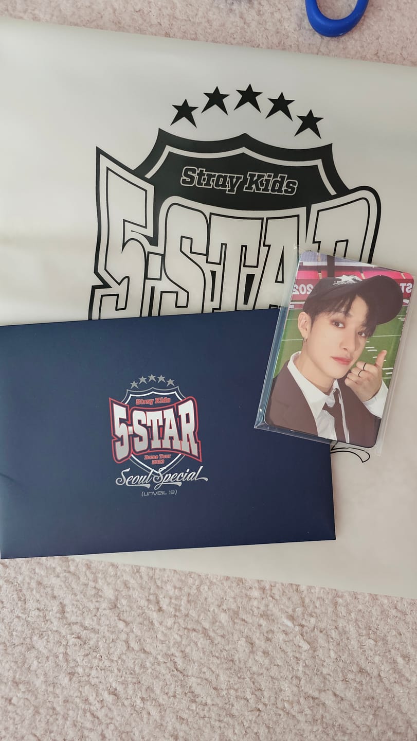 Customer photo review of [BUNJANG] Stray Kids 5-STAR Dome Tour Makkon Stay Zone Photocard Set / 스트레이키즈 파이브스타 언베일 돔투어 막콘 스테이존 포카 세트