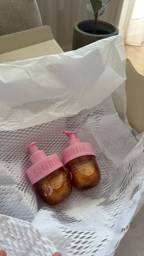 Customer photo review of Shimmering Body Oil Glazed Strawberry Butter Cream
