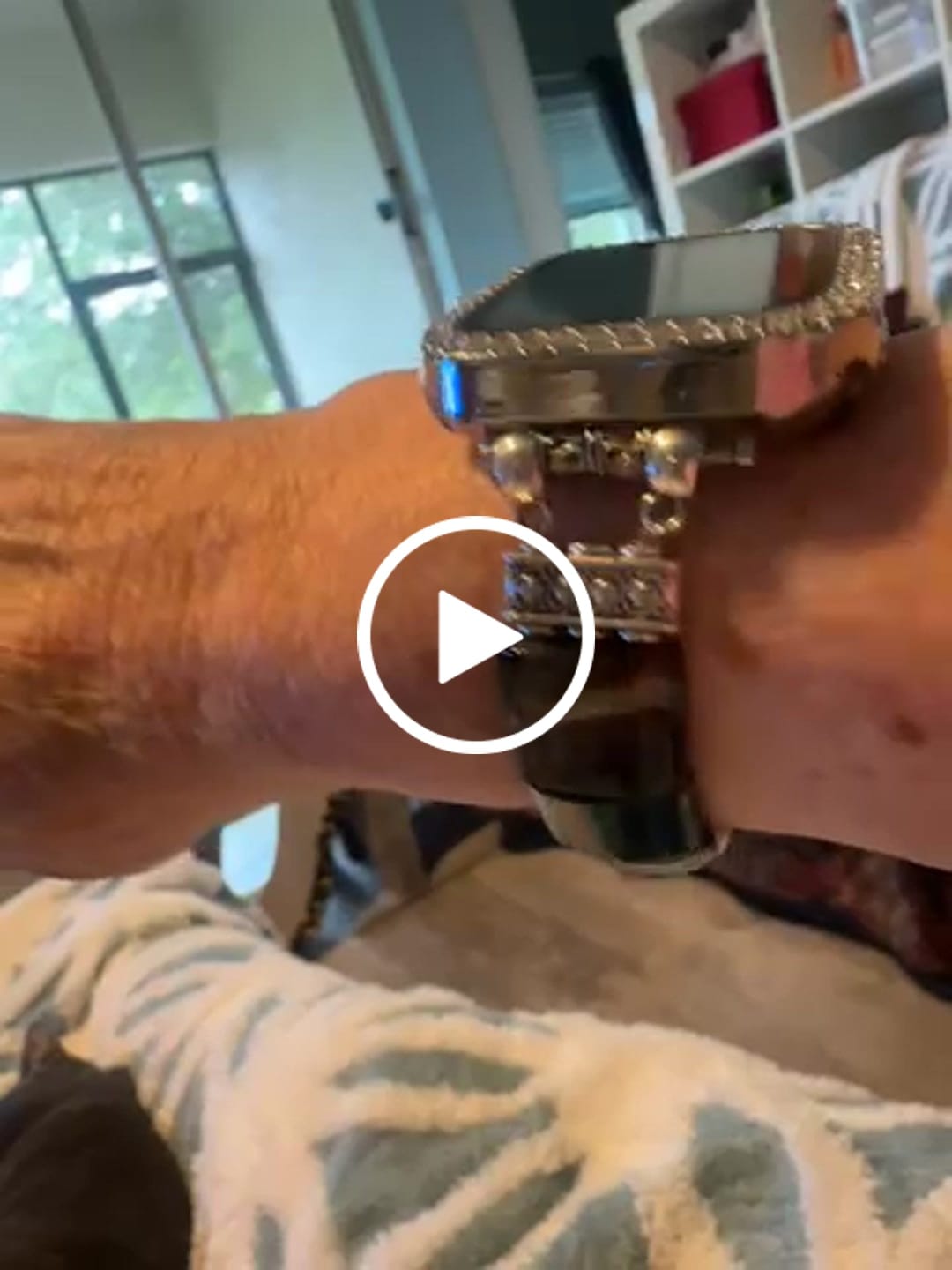 Customer video review of Bohemian Noir Stretch Apple Watch Strap