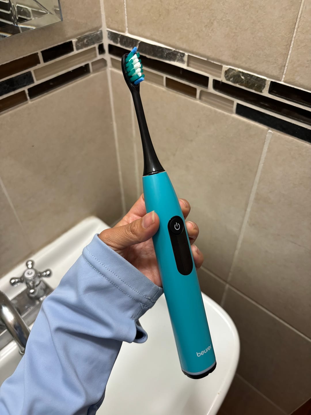 Customer photo review of Cepillo Dental Eléctrico Recargable | Sónico | Con 5 Programas de Limpieza y 2 Cabezales | Beurer