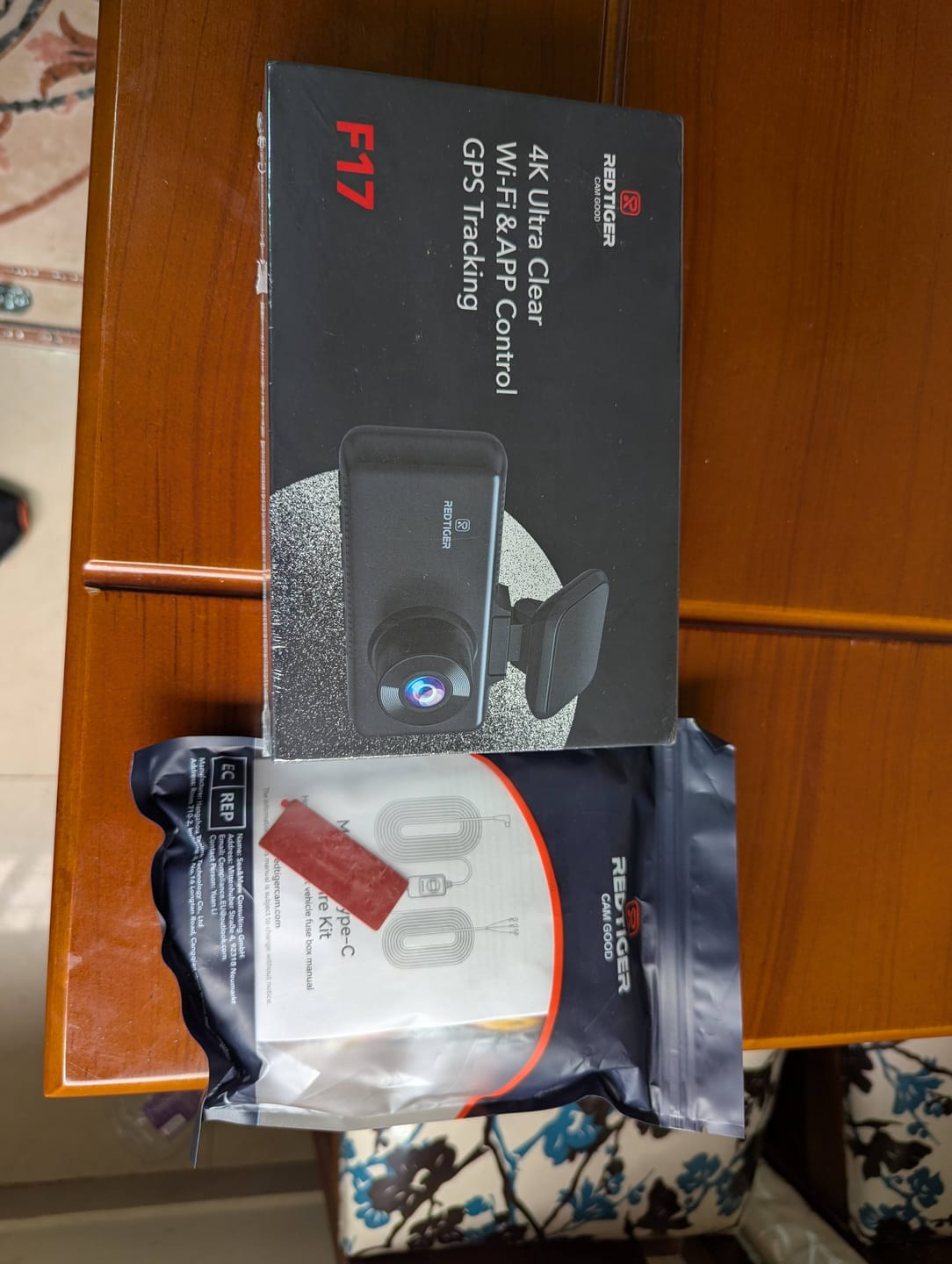 Customer photo review of Redtiger F17  3-Channel 5G Wifi Dash Cam