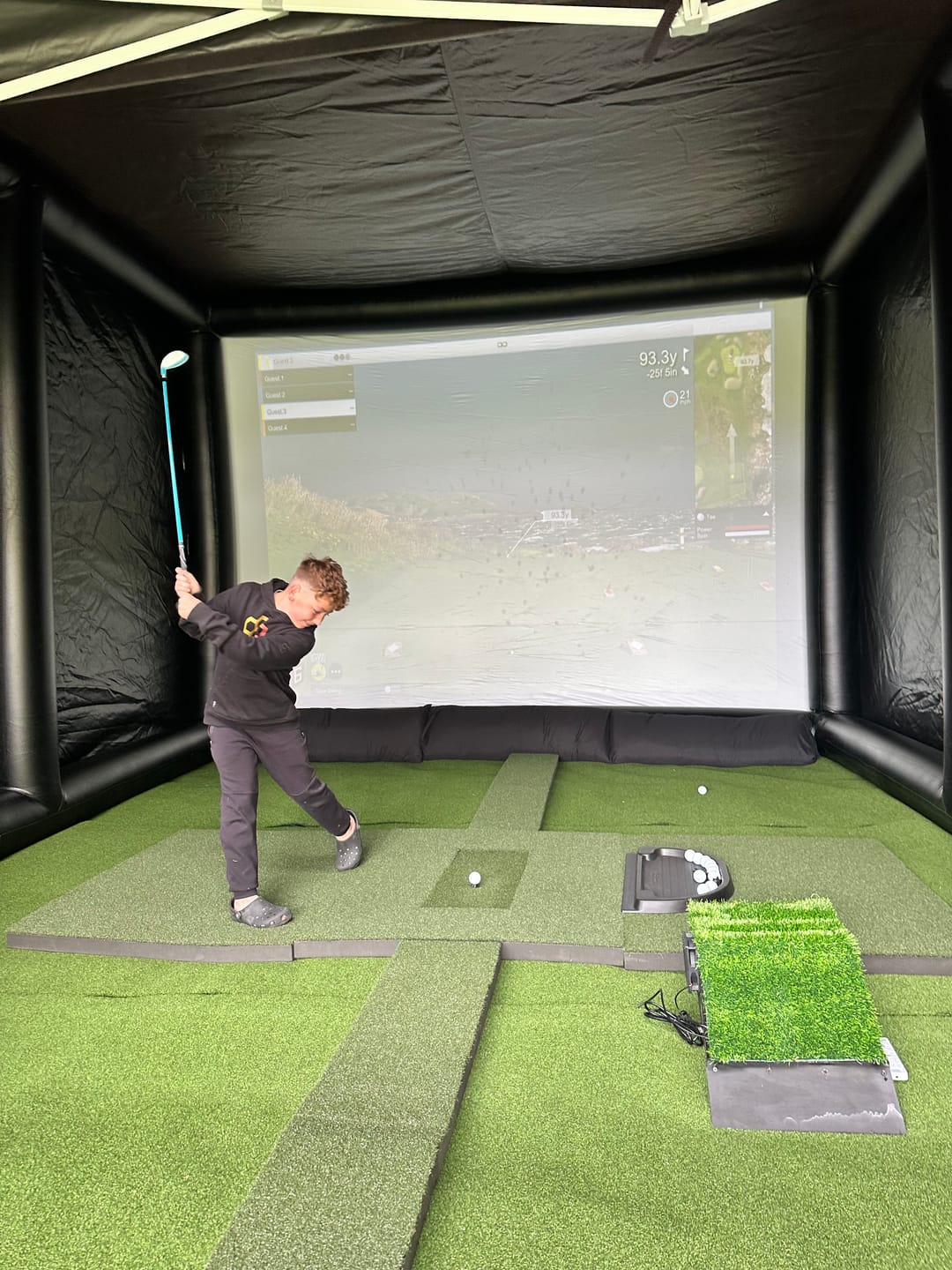 Customer photo review of Luxury Mobile Inflatable Golf Enclosure Practice Simulator Cage Tent Golf Simulator Projection Screen
