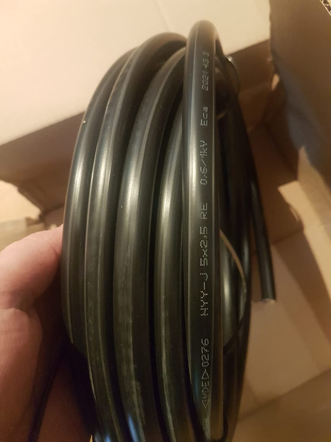Customer photo review of EBROM NYY-J Erdkabel 5x2,5mm² Schwarz