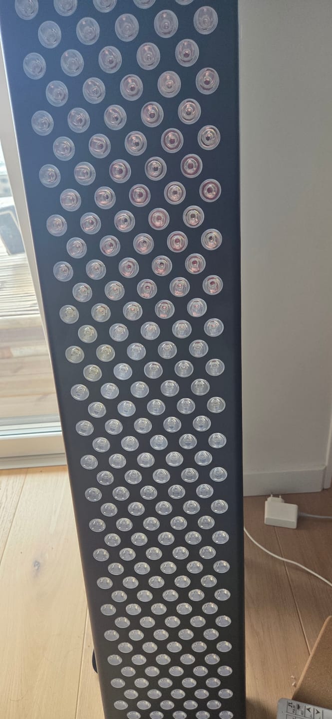 Customer photo review of Koanna® Luma1000™ – Powerful, Mid-Size Red Light Therapy Panel