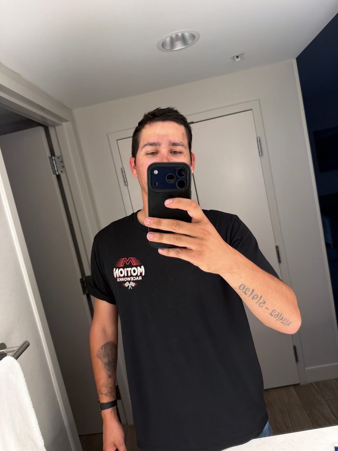 Customer photo review of Ask for Motion Shirt (District Material)