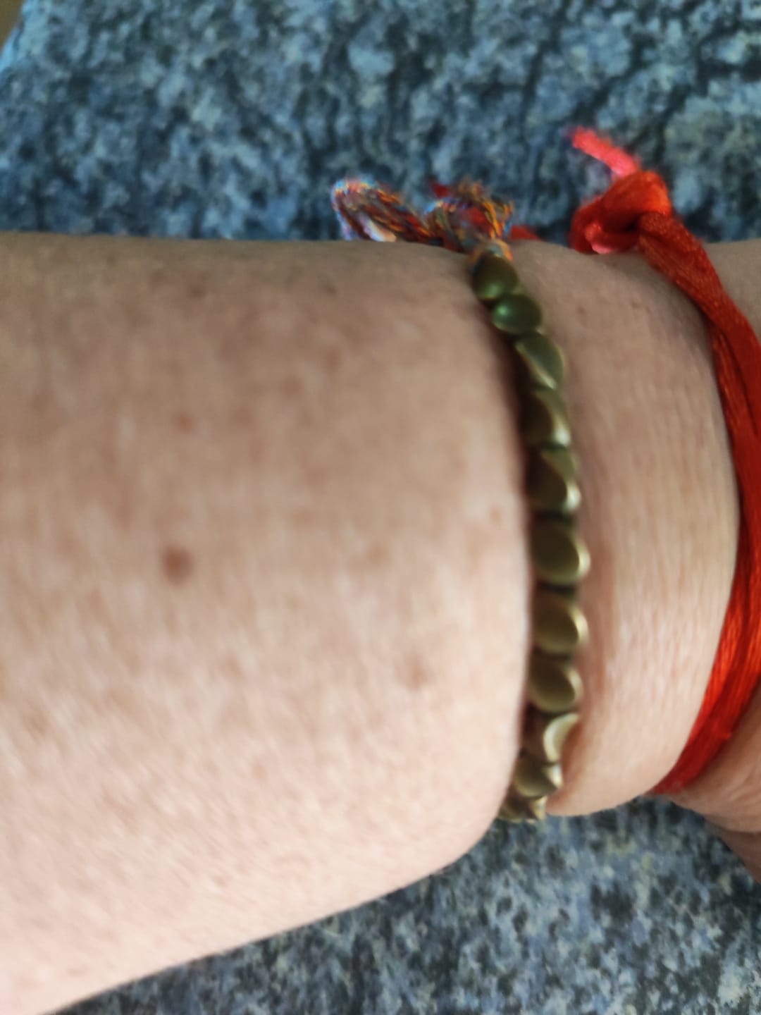 Customer photo review of Bracelet Tibétain en Perles de Cuivre