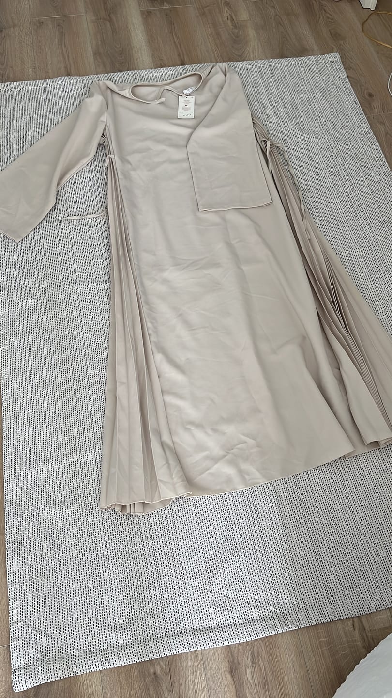 Customer photo review of Soft Plisse Abaya
