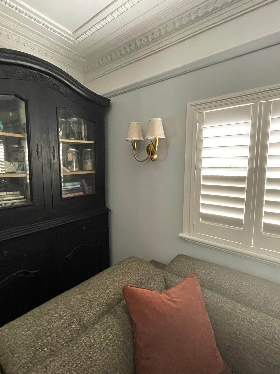 Customer photo review of Natural Braided Trim Lamp Shade and La Fleur Antique Gold Wall Sconce
