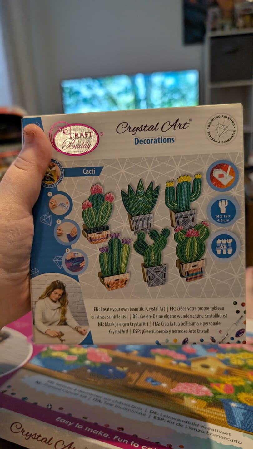 Customer photo review of Wildlife Crystal Art Mystery Box