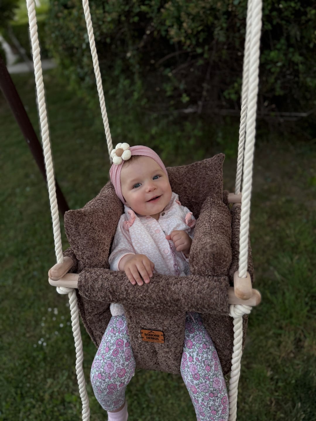 Customer photo review of Premium Alpine Chalet - Ručno rađena ljuljaška za bebe