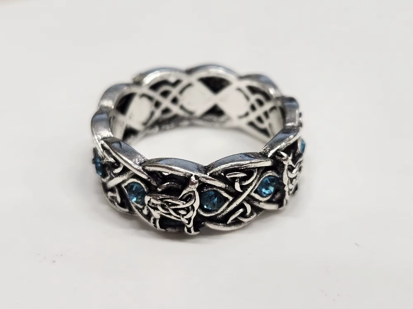 Customer photo review of Bague Johnny Hallyday Loup motif nordique modèle 2