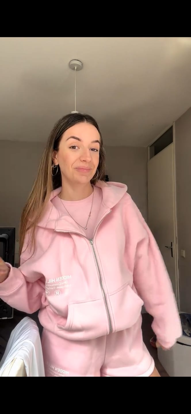 Customer photo review of LABEL ZIP HOODIE LIGHT PINK