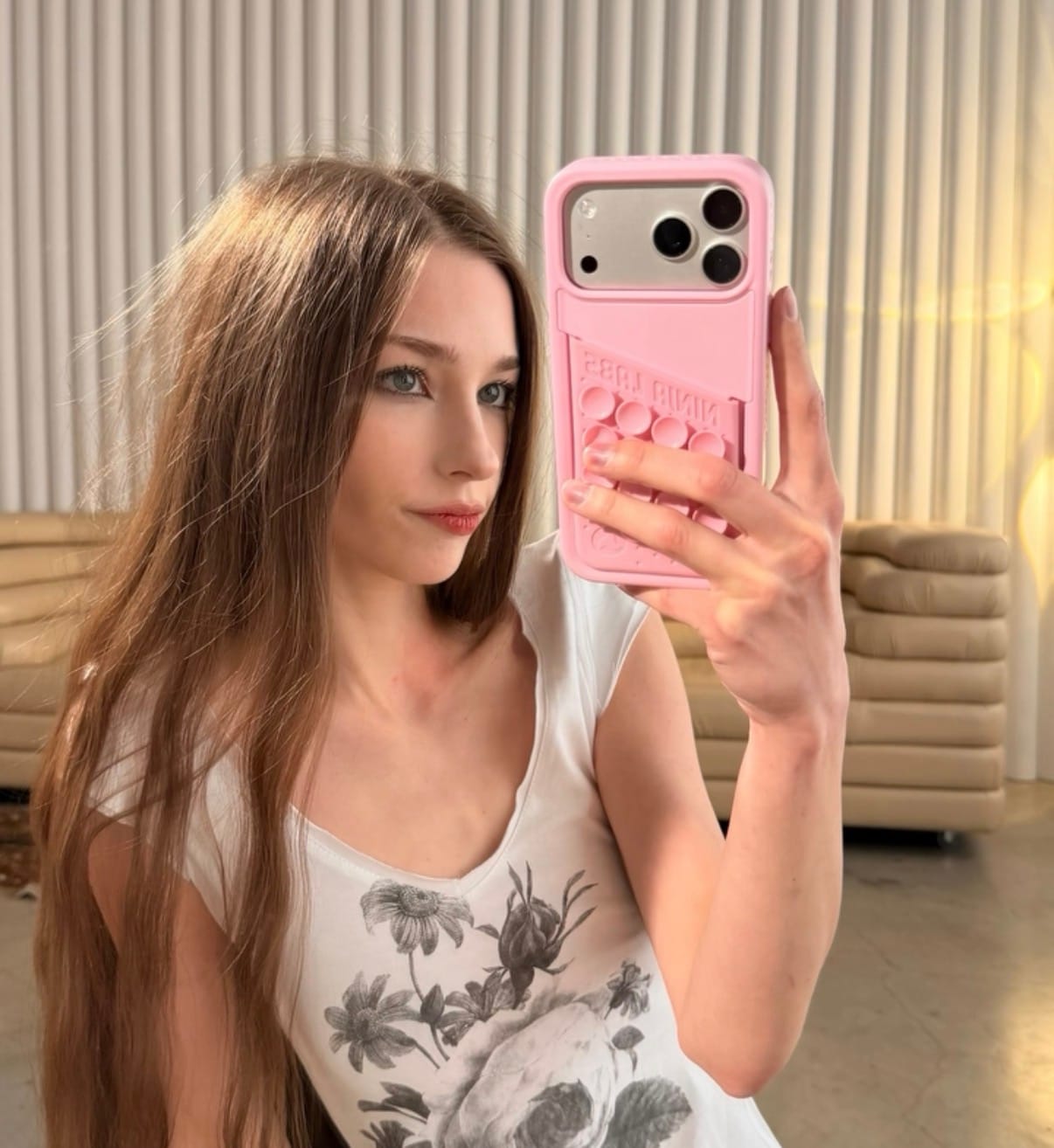 Customer photo review of Octo Pouch - iPhone 17