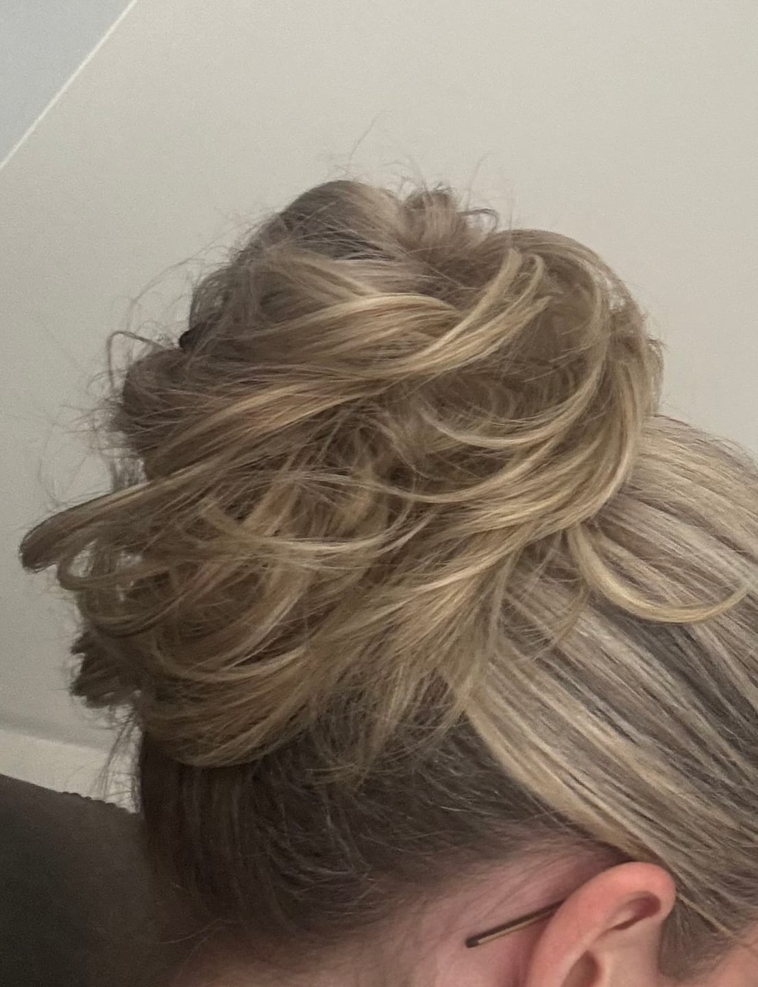 Customer photo review of Stranded Flicky Messy Scrunchie Bun - Colour #18/22 Iris