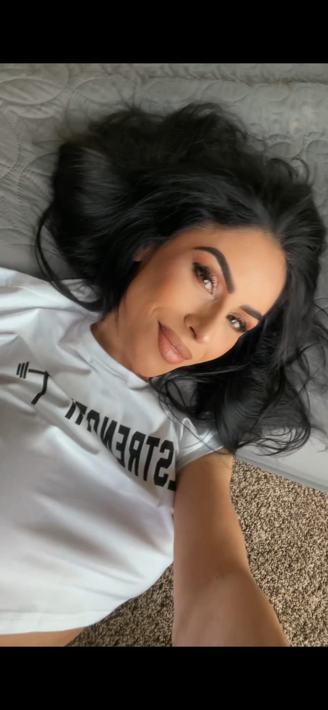 Customer photo review of Essential Crop Tee