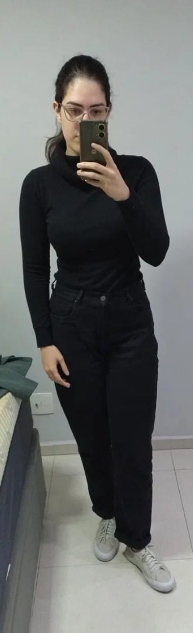 Customer photo review of Calça Jeans Mom Jequitibá Preta