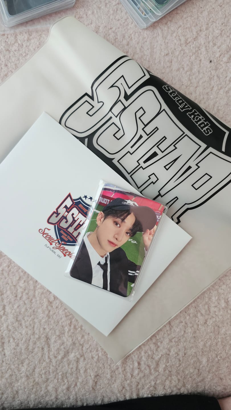Customer photo review of [BUNJANG] Stray Kids 5-STAR Unveil Dome Tour 1st Concert Stay Zone Photocard Set / 스트레이키즈 파이브스타 언베일 돔투어 첫콘 스테이존 포카 세트