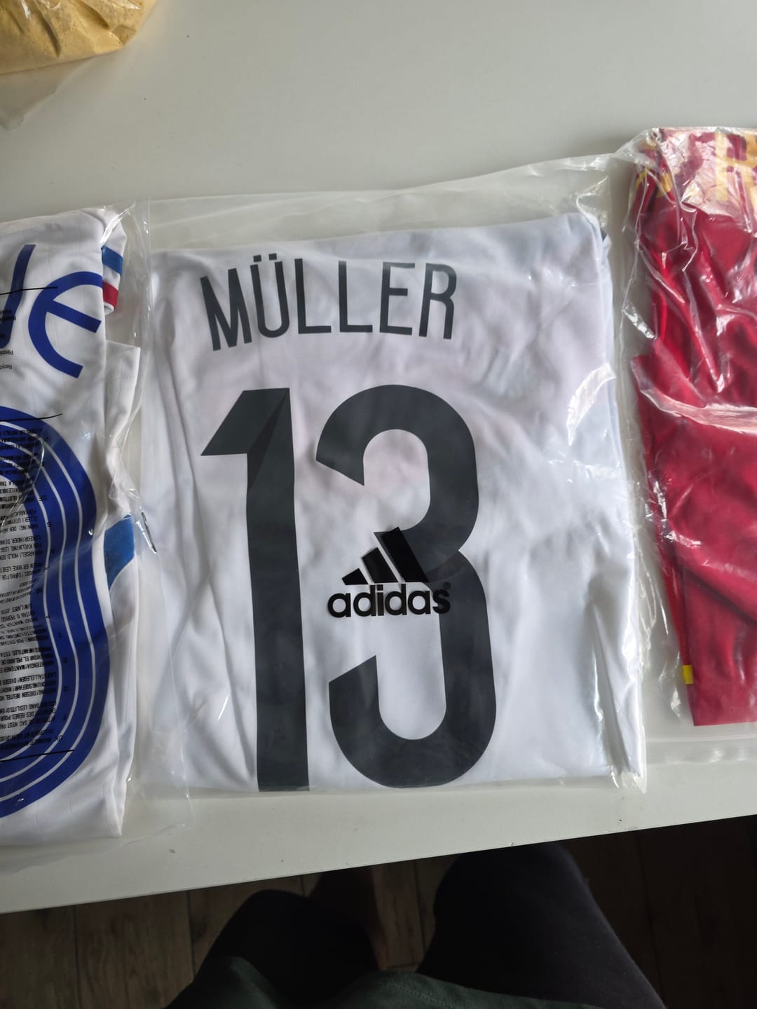 Customer photo review of Thomas Müller 13 Germany 2014 World Cup Final Retro Jersey