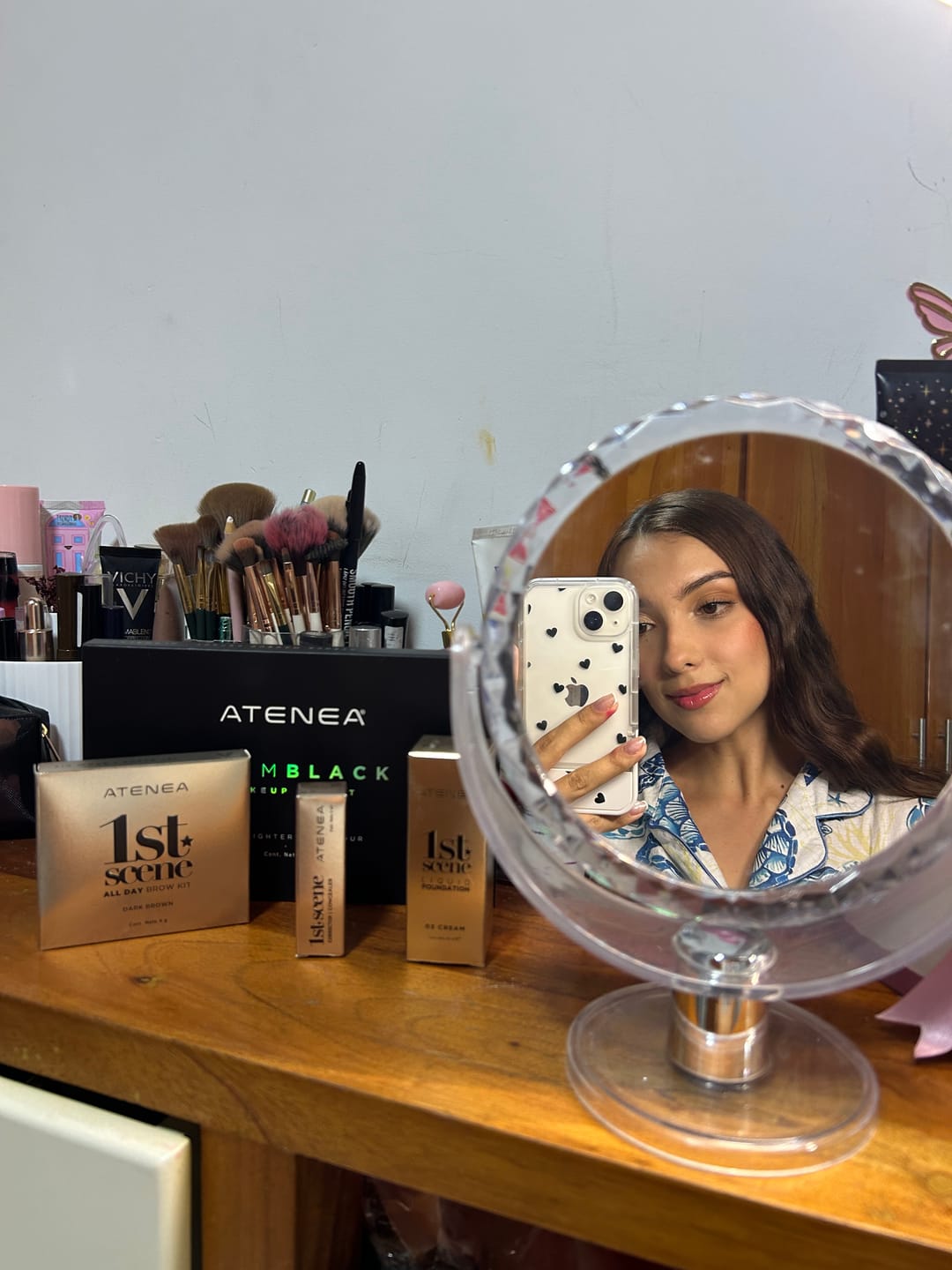 Customer photo review of PALETA DE CONTORNOS E ILUMINADOR GLAMBLACK