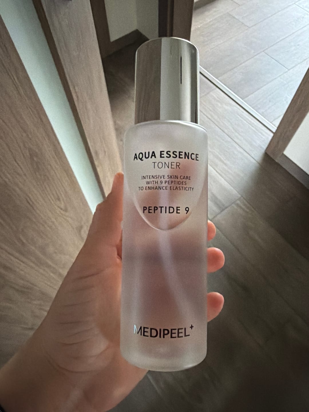 Customer photo review of Peptīdu toneris-esence priekš nobriedušai ādai Medi-Peel Peptide 9 Aqua Essence Toner