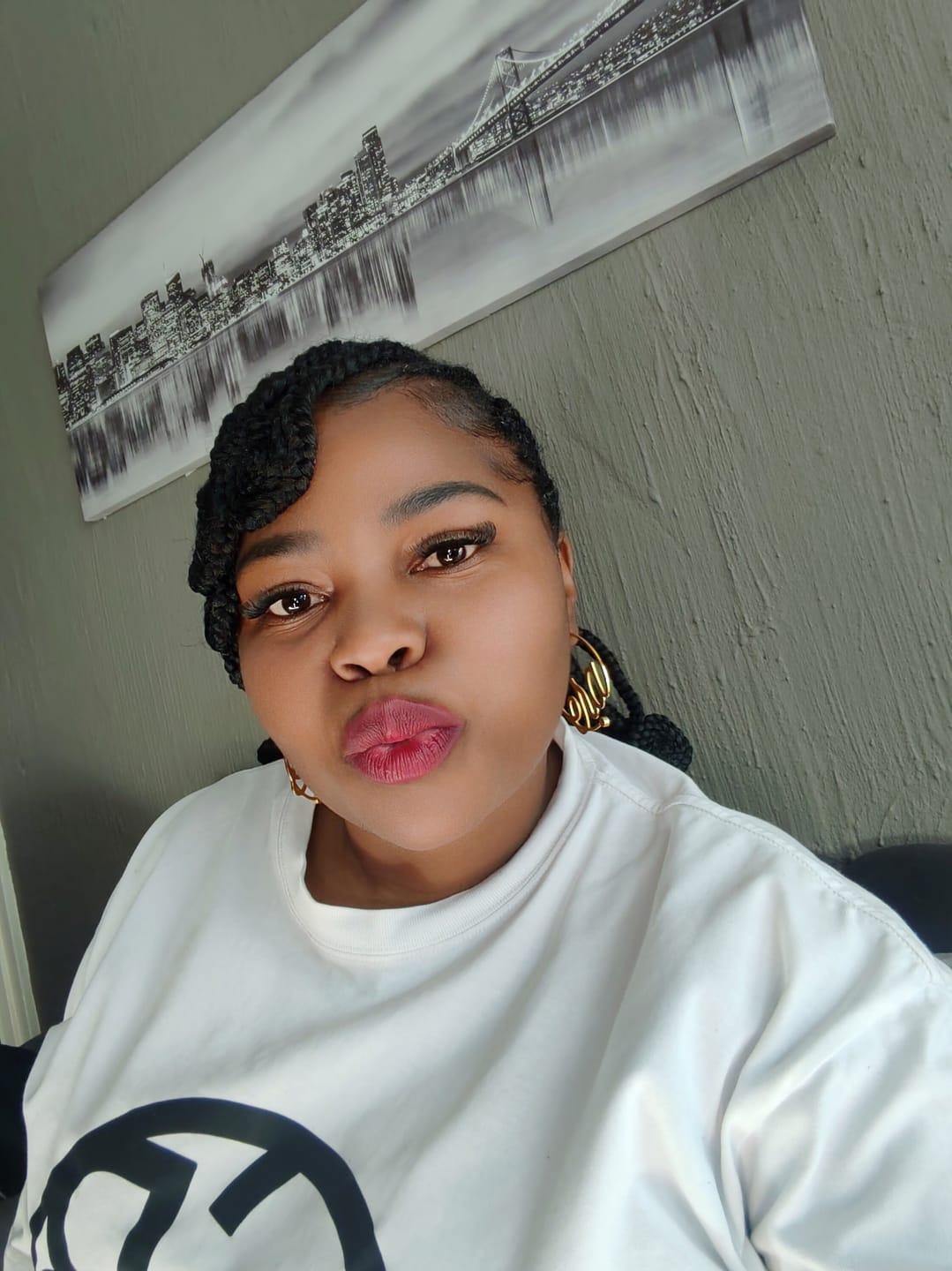 Customer photo review of Gold Era Logo Hoops