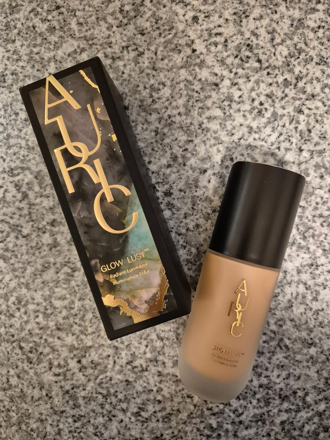 Customer photo review of Glow Lust™ Radiant Luminizer