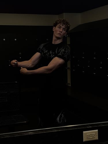 Customer photo review of Executioner Banana Shape Uncuffed Sweatpants [VOID BLACK]