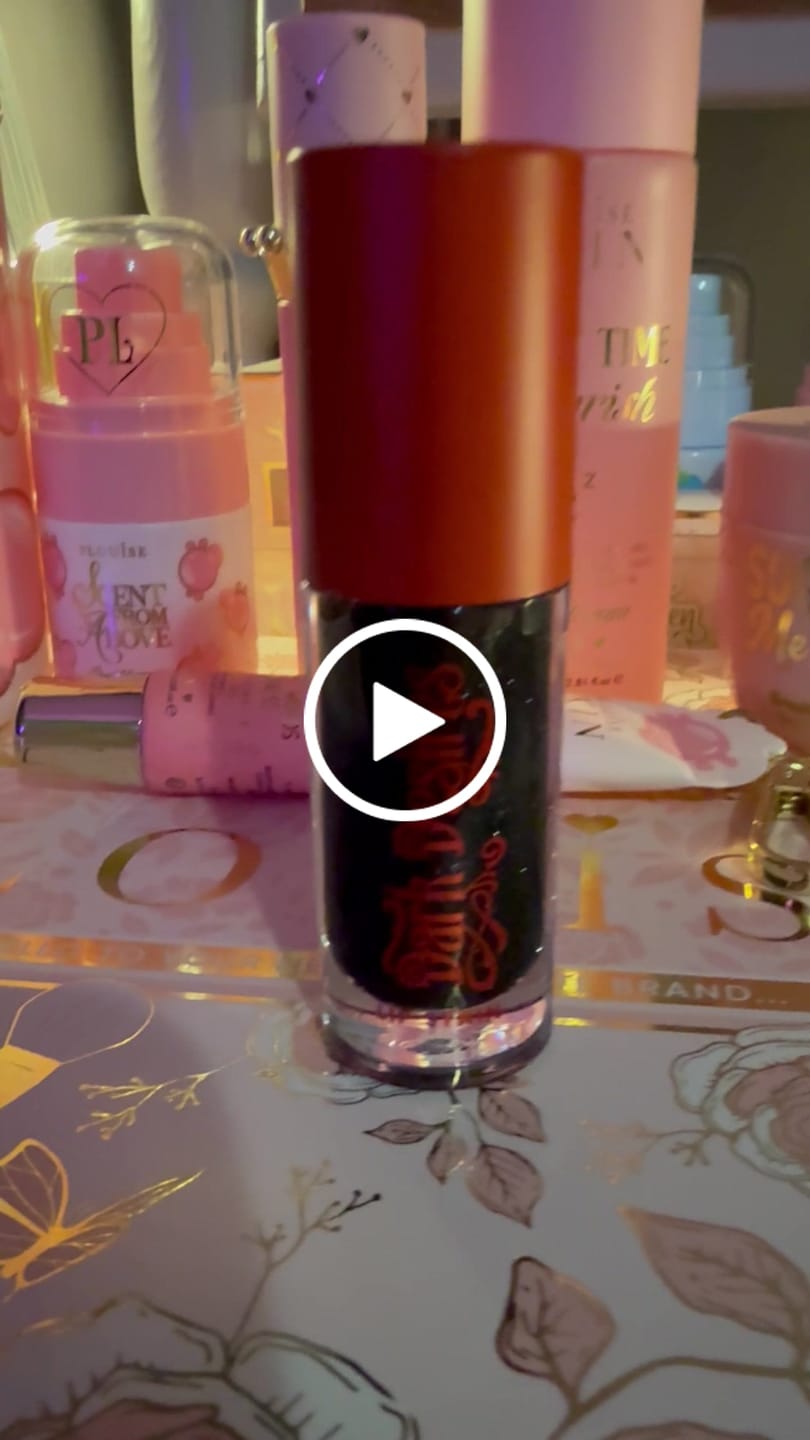 วิดีโอรีวิวจากลูกค้าของ Dark Desires Lip Stain - Twisted Fantasy