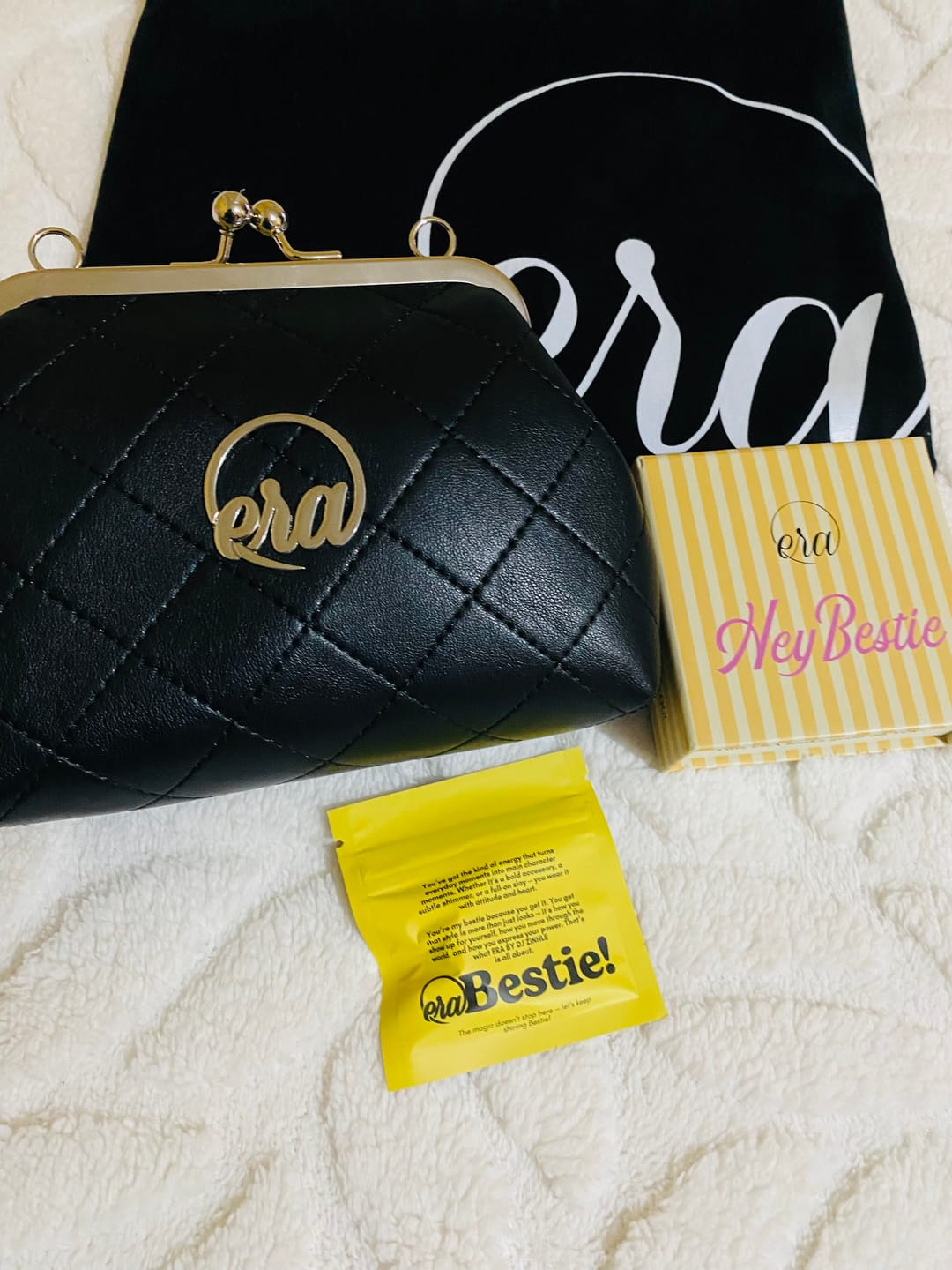 Customer photo review of ERA Mini Kisslock Chain Bag – Black