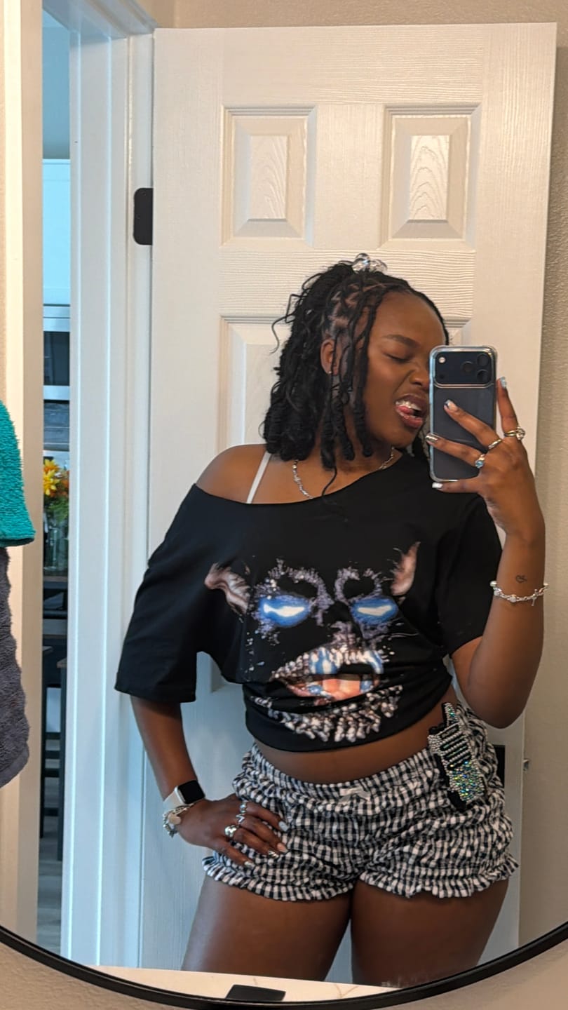 Customer photo review of Gothic Kitty Cat Boxy Vintage Shirt Kitty Cat Gifts Animal Shirts Oversized Streetwear Graphic Tee Unisex