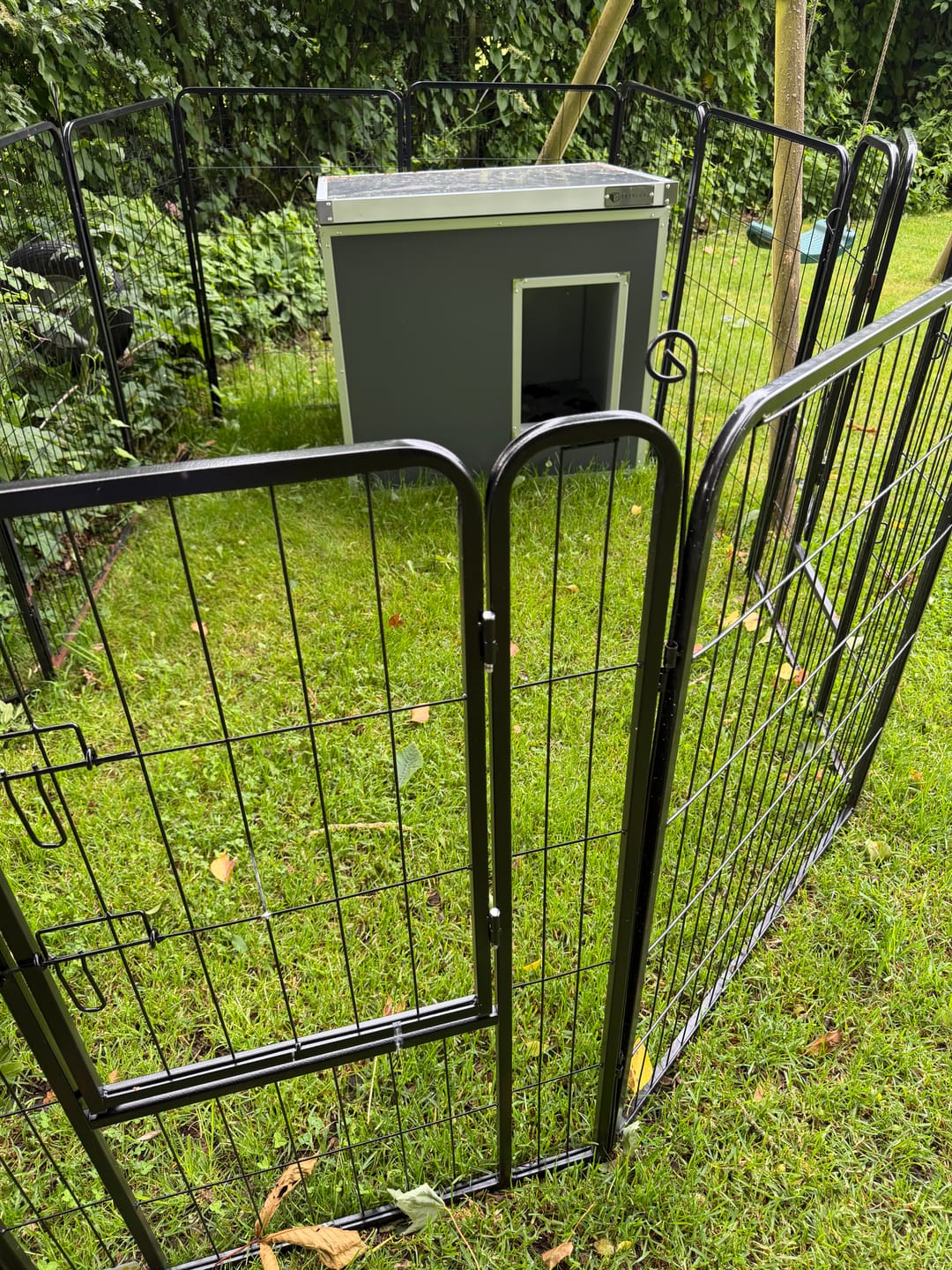 Customer photo review of CozyCube Coldroom Panel Insulated Dog House