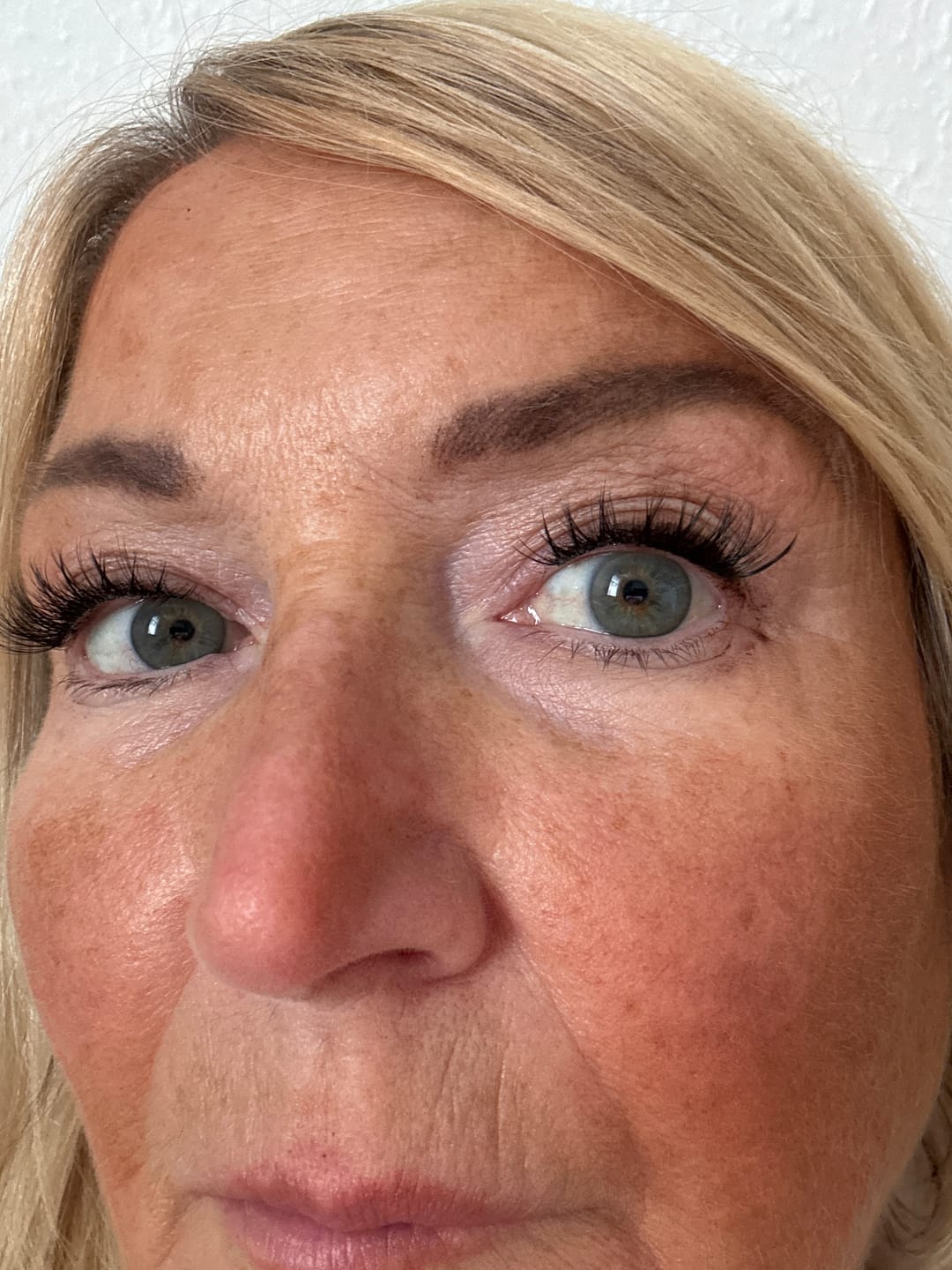Customer photo review of Lazy Girl Pre-Glued Under Lash - Feisty
