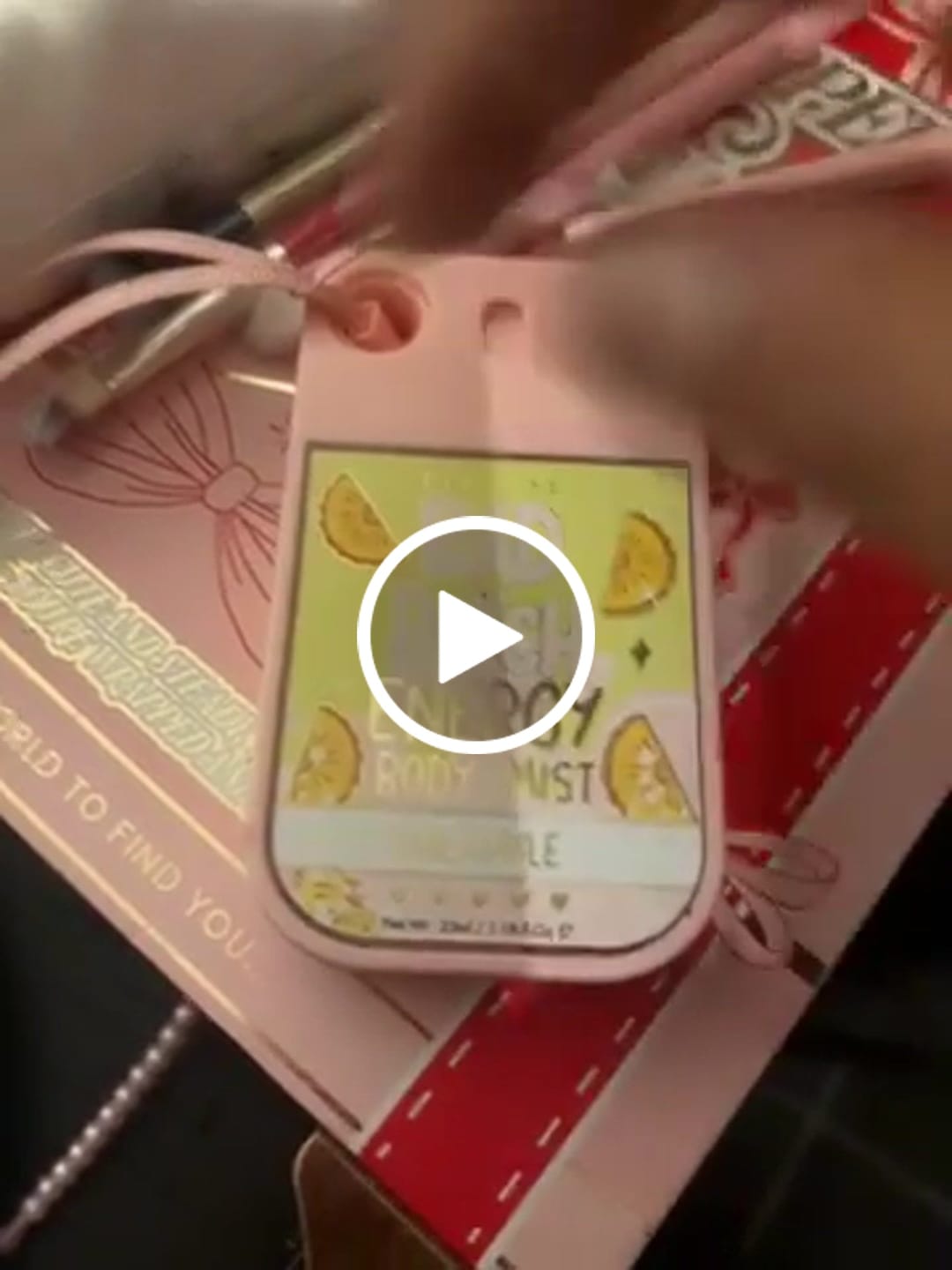 Kundvideorecension av P. Louise Bad Bitch Body Mist