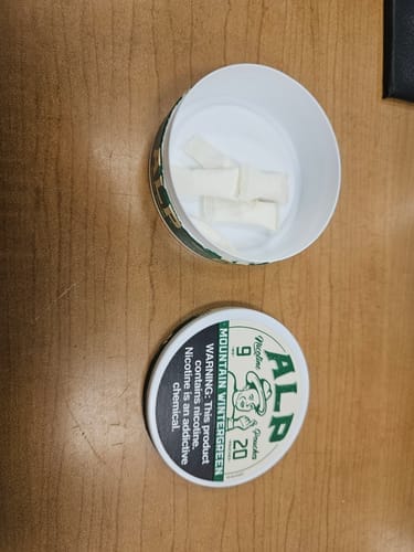 Customer photo review of Mountain Wintergreen Nicotine Pouches