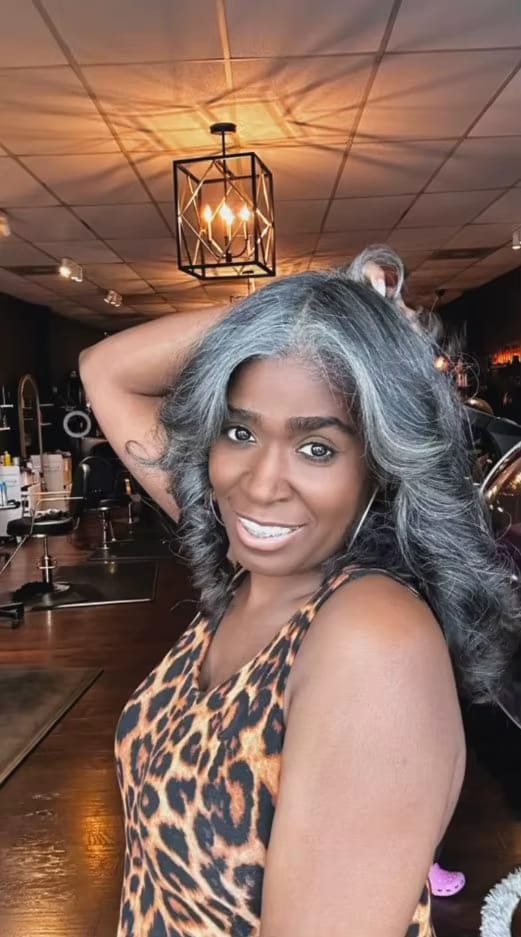 Customer photo review of Luvwin 5x5 Salt & Pepper Highlight Front Body Wave Glueless Bob Wig 100% Human Hair