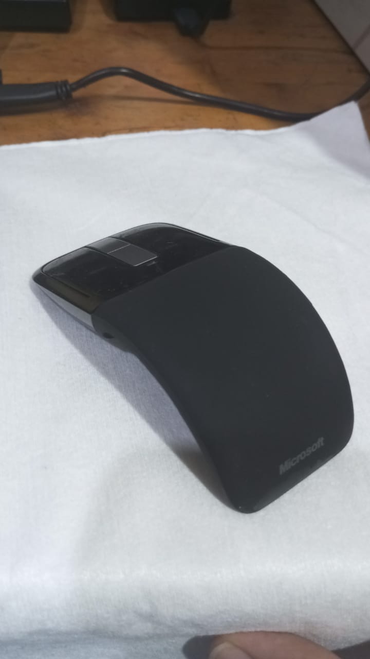 Customer photo review of Mouse Microsoft ARC Inalámbrico  Ultra plano  Deluxe Ergonómico Diseño Delgado y Super Liviano  Rvf-00052