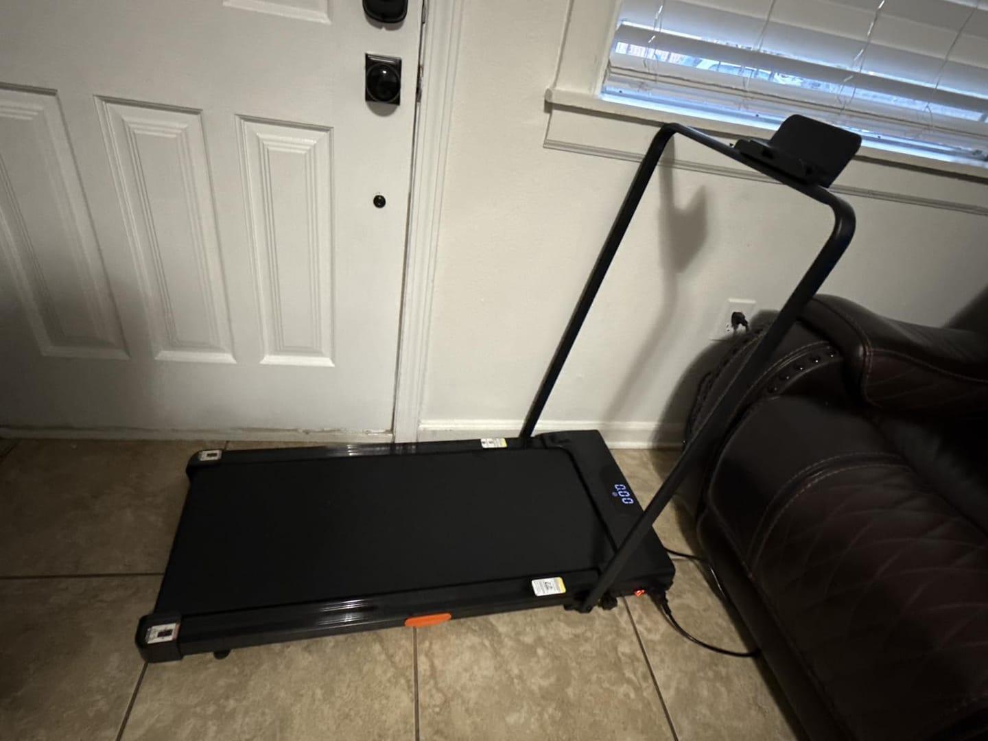 Customer photo review of Umay U18F Folding 3-in-1 Walking Pad with 10%/15% Incline 1-10 km/h